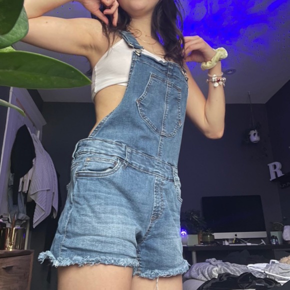 SOLD - Denim overall shorts size S - Picture 2 of 4